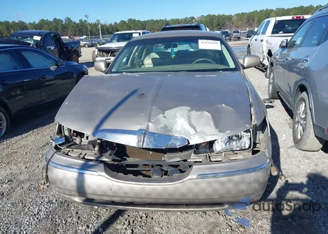 2000 Lincoln Town Car Executive from USA, damaged, VIN 1LNHM81W0YY843794